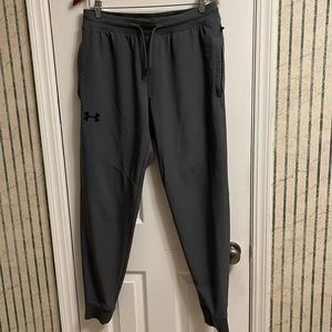 EUC Men’s Under Armour Unstoppable Jogger, Grey, Size L. Stretch Material
